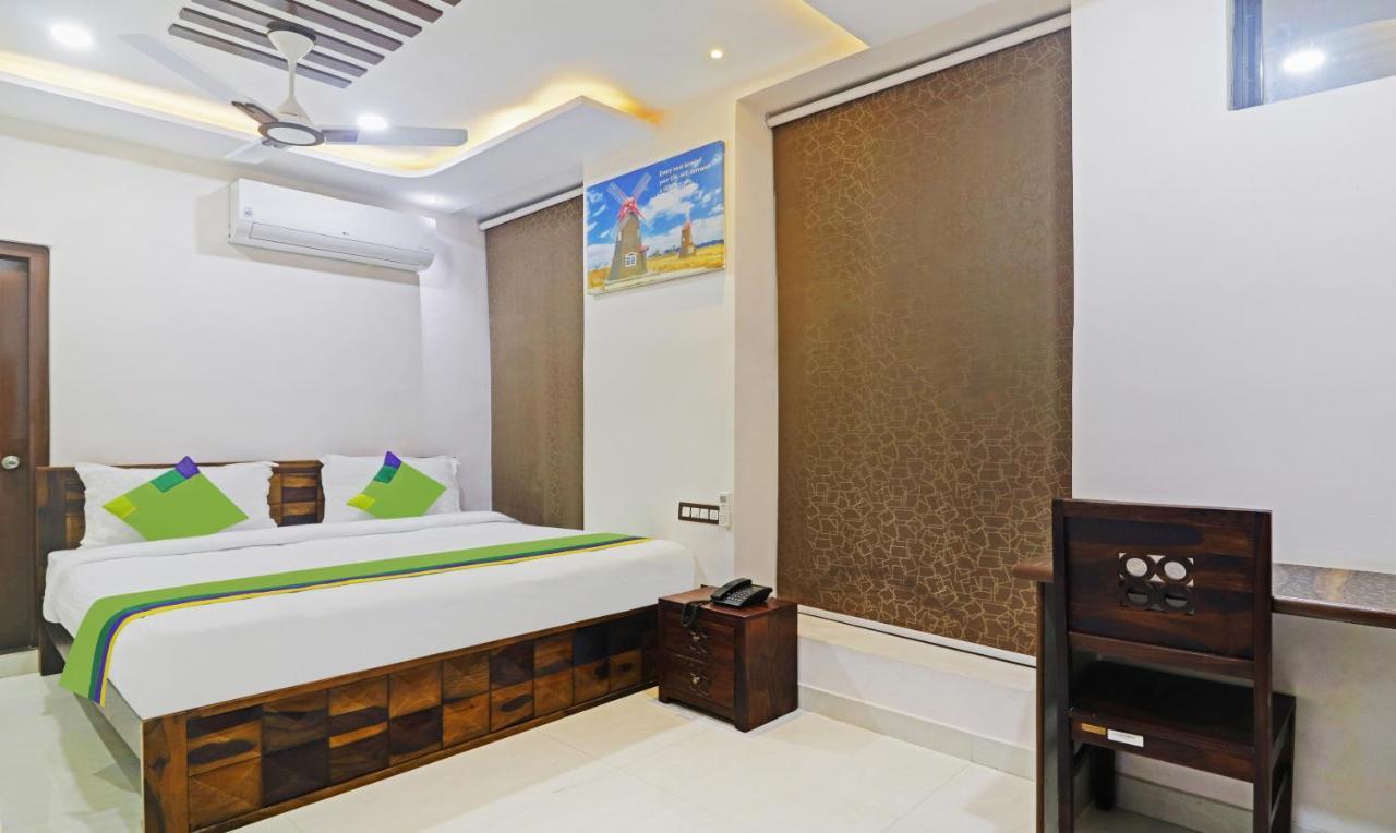 Treebo J A Royal Suites Manikonda Hyderabad Esterno foto